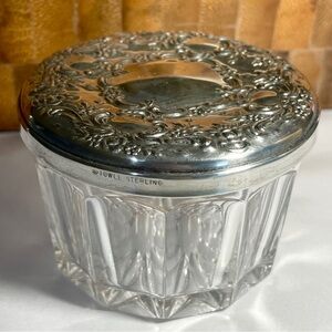 listing-status-banner